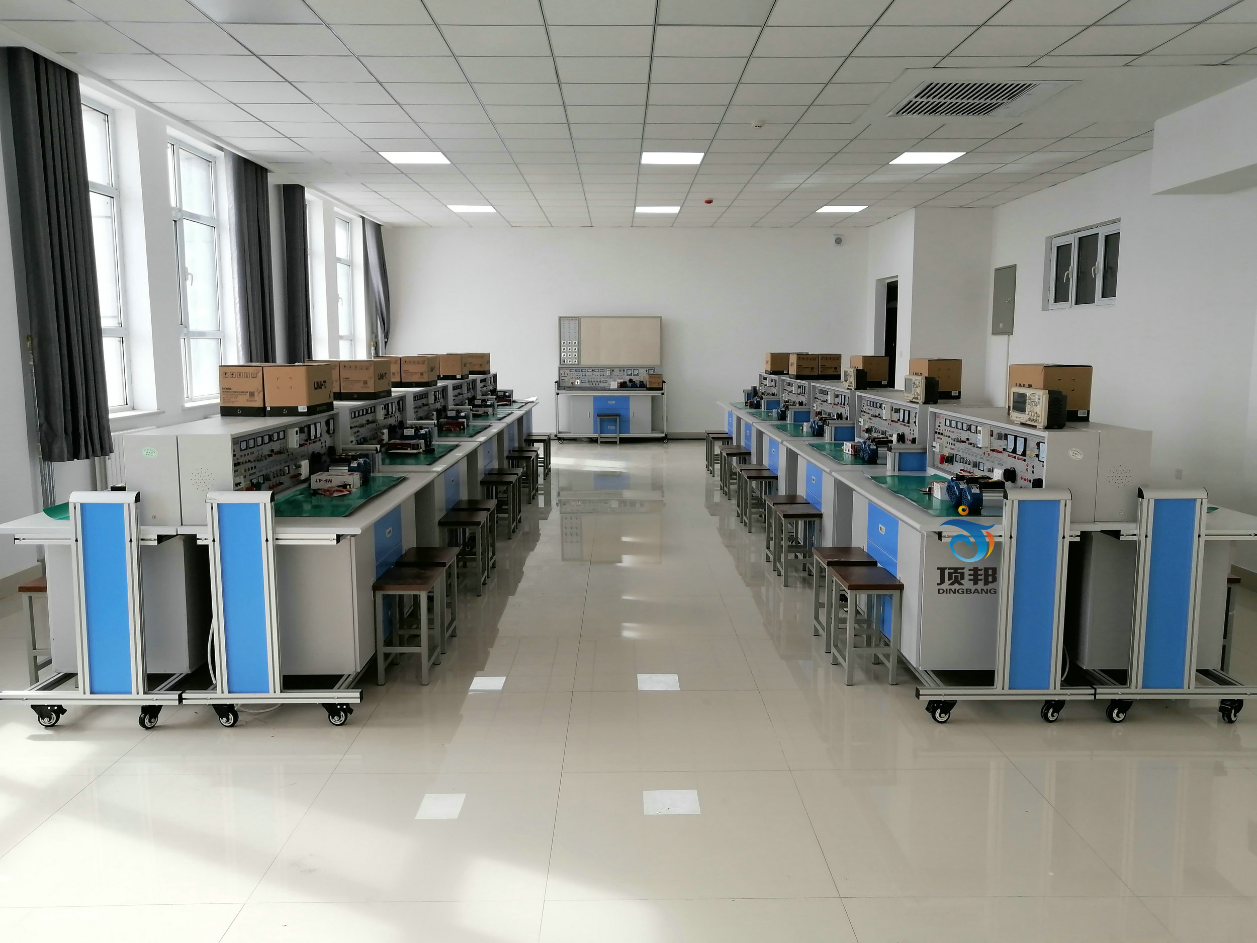 ͨ��늹�����ӡ�����τӣ���ֱ��늙C���ĺ�һ������O��