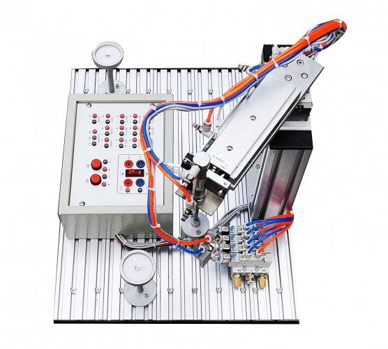 �Cе�֌�Ӗģ��