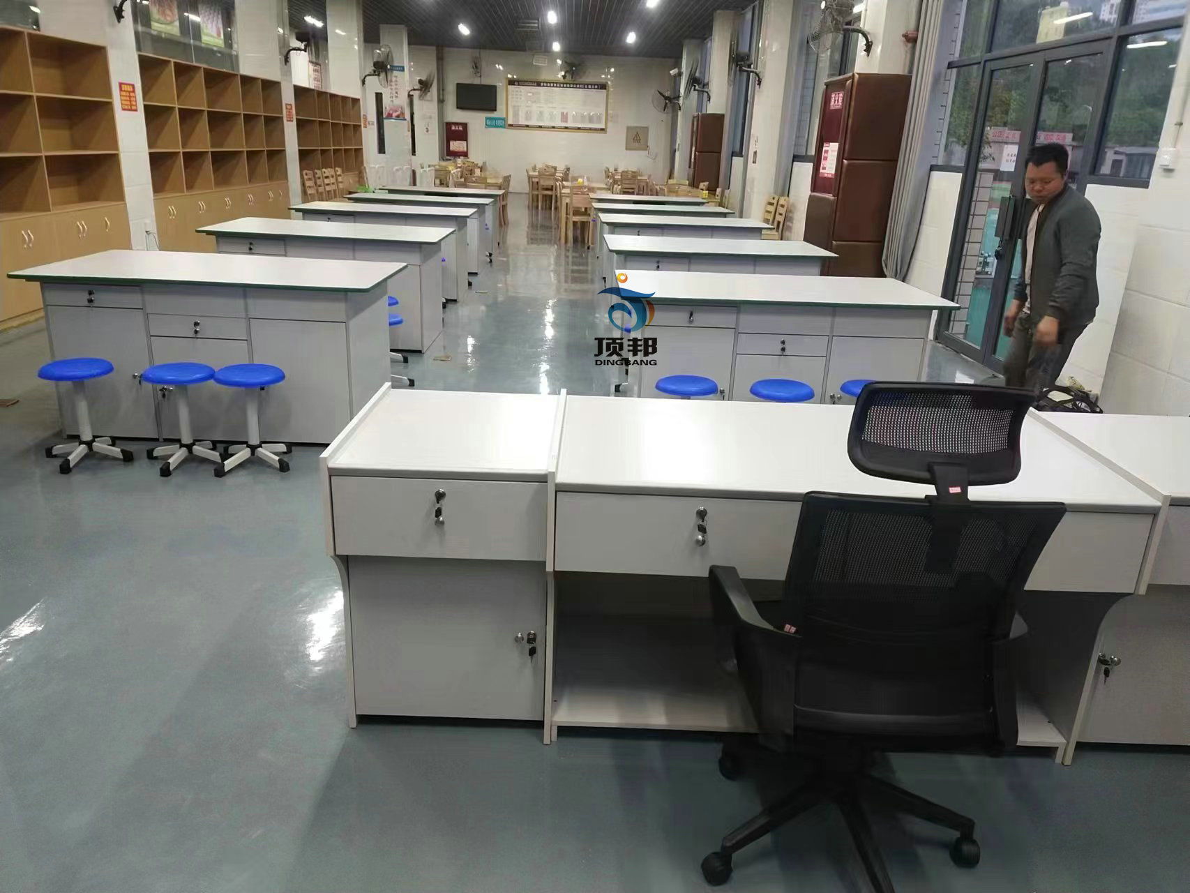 機(jī)械運(yùn)動(dòng)創(chuàng)新設(shè)計(jì)實(shí)驗(yàn)臺(tái)