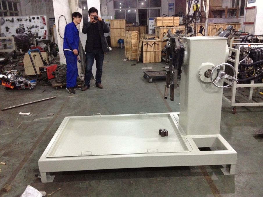 超大型發(fā)動(dòng)機(jī)翻轉(zhuǎn)架