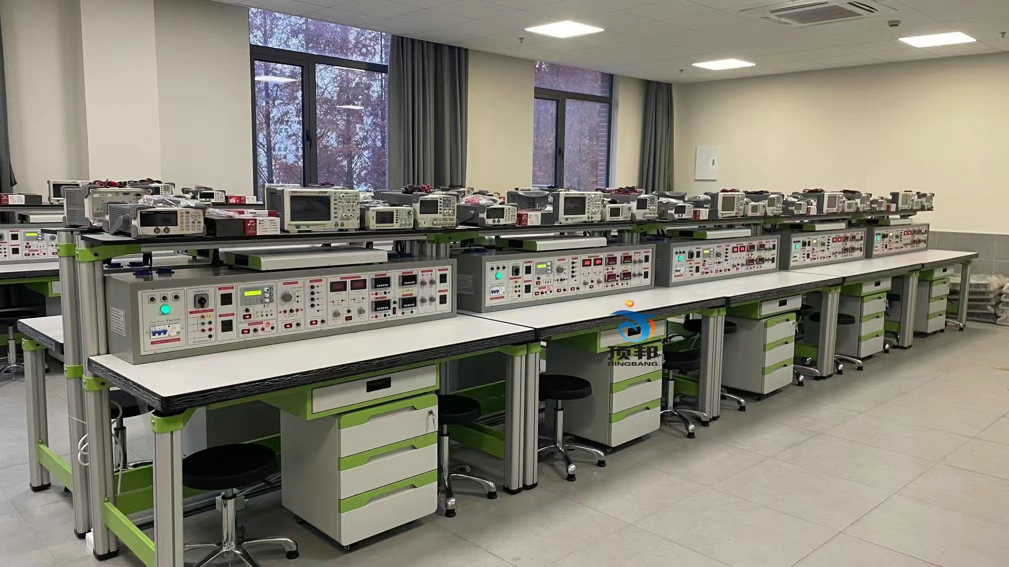 電工電子技術綜合應用創(chuàng)新實訓考核裝置