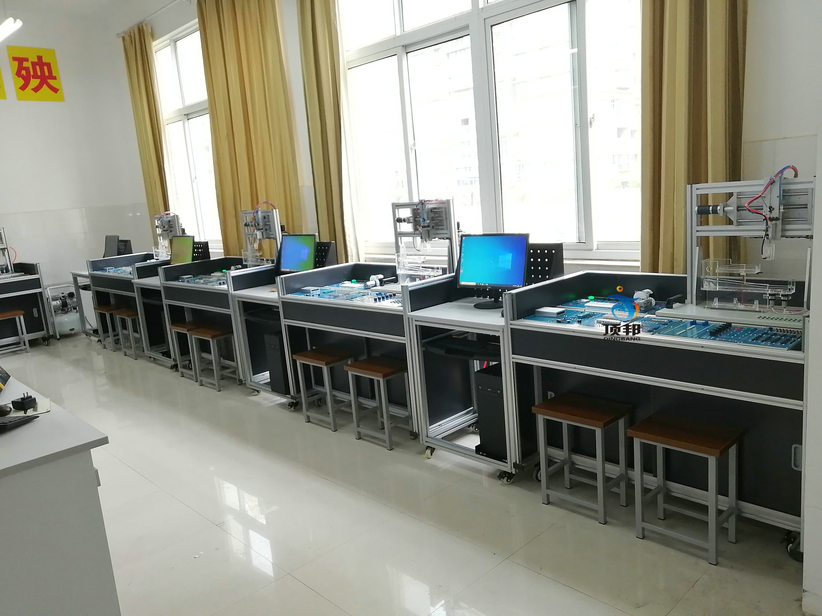 單片機技術應用實訓考核裝置