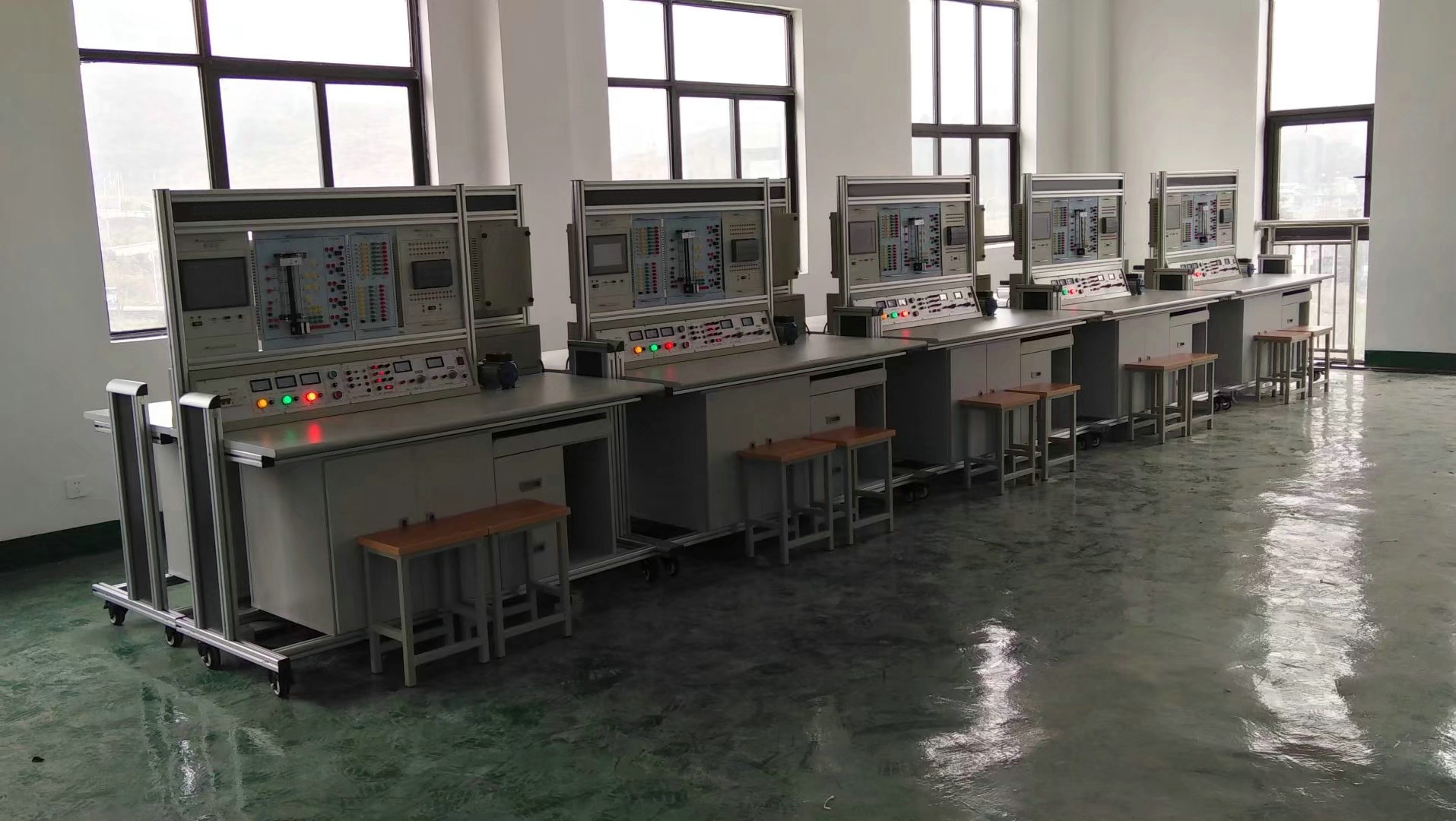 �W(w��ng)�j(lu��)��PLC�ɾ��̿�������׃�l�{(di��o)�ټ�늚���ƌ���b��