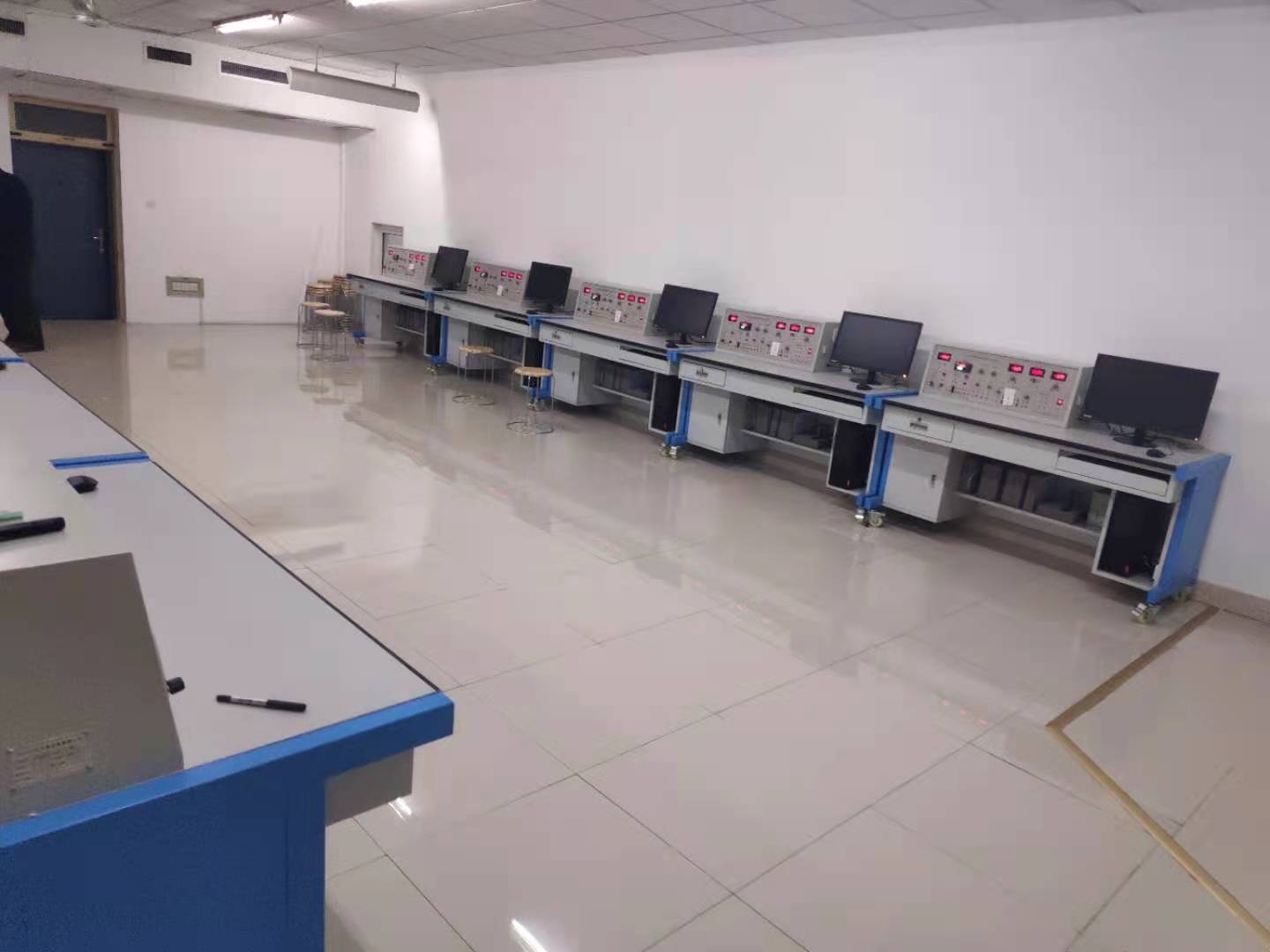 生物醫(yī)學(xué)傳感器實(shí)驗(yàn)臺