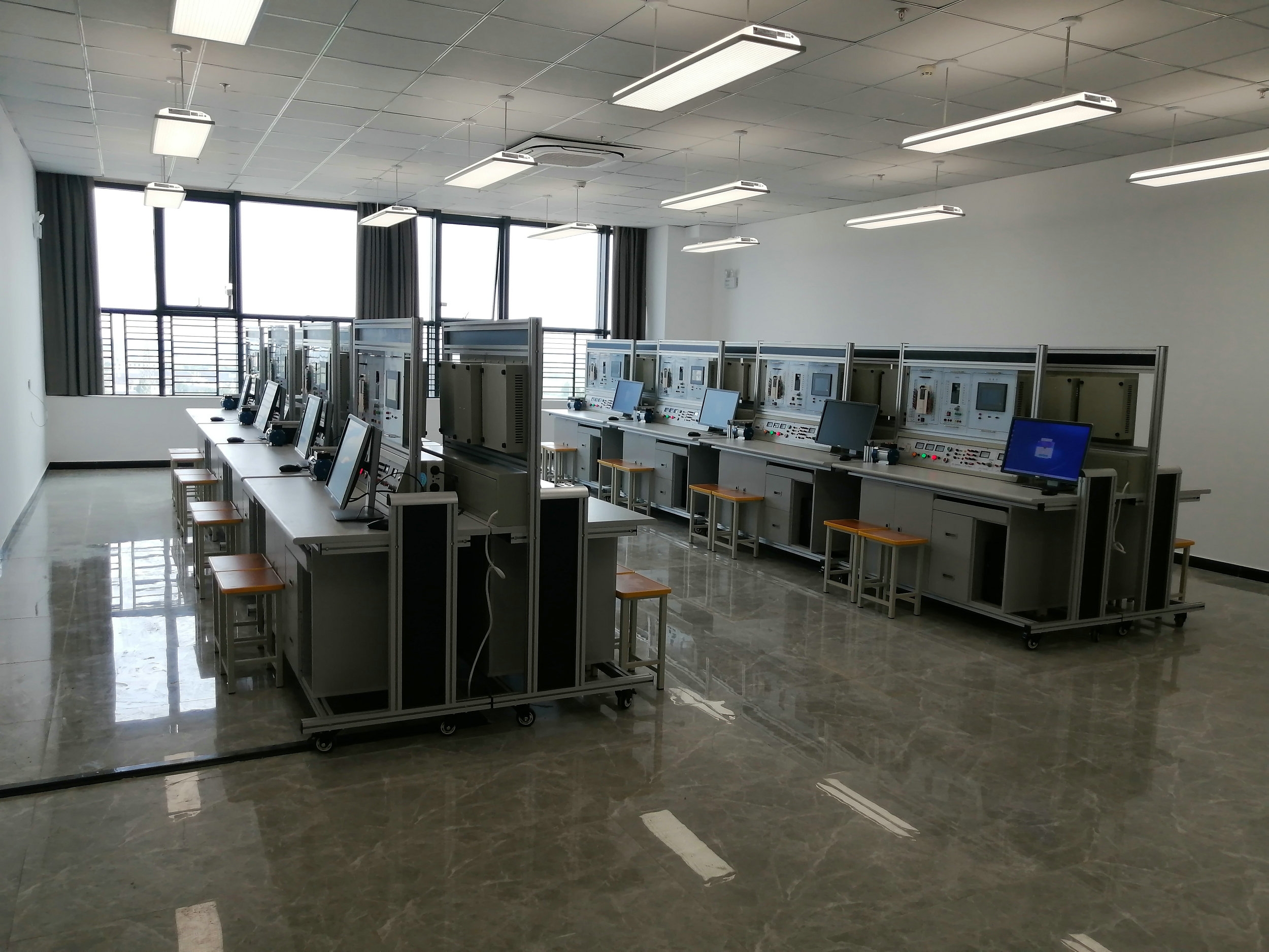 �W(w��ng)�j(lu��)��PLC�ɾ��̿���������b��