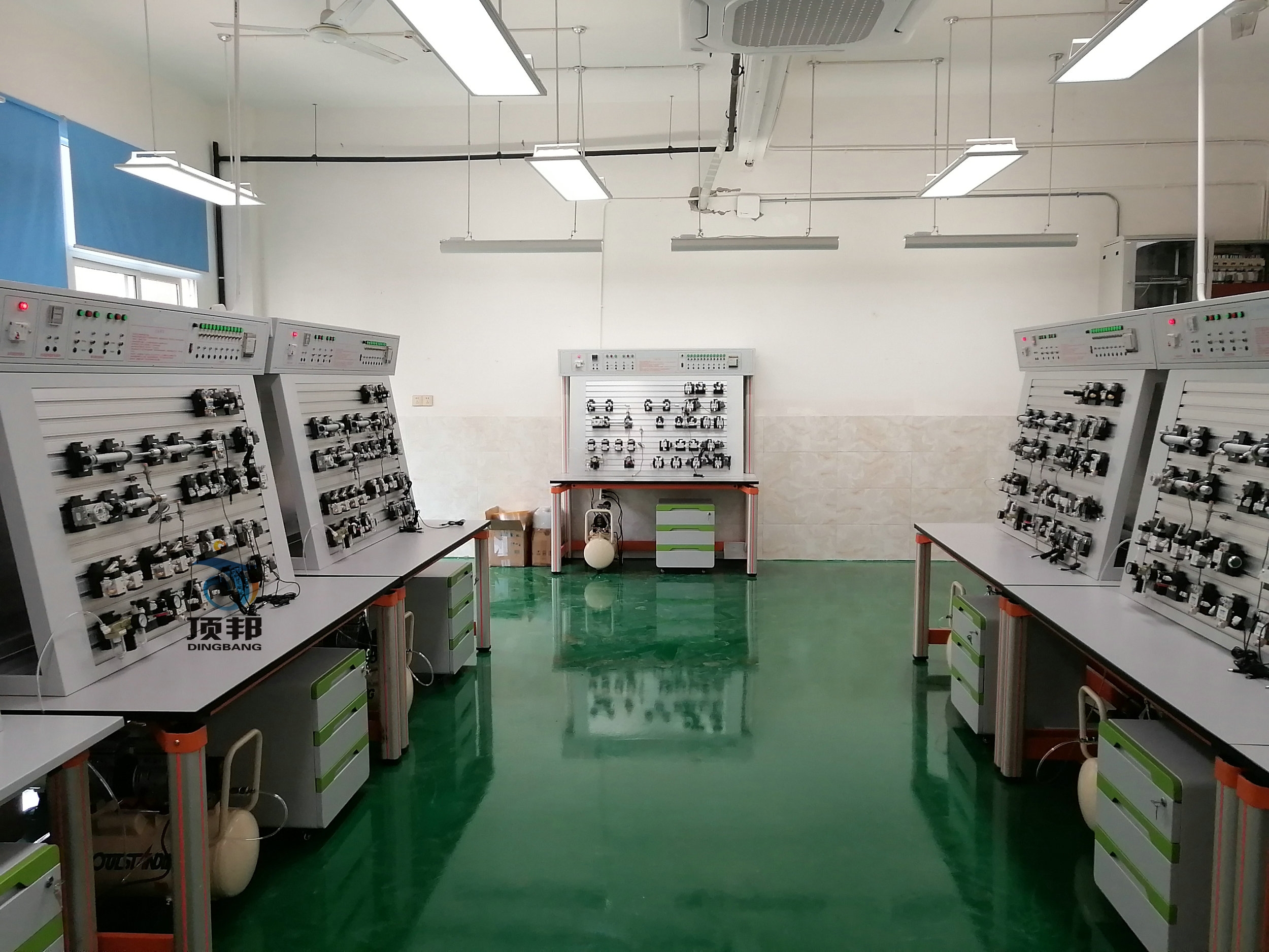 氣動PLC教學(xué)實驗臺