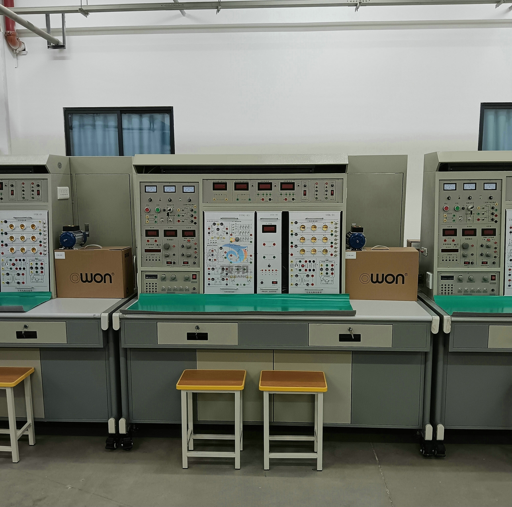 電工電子實驗裝置