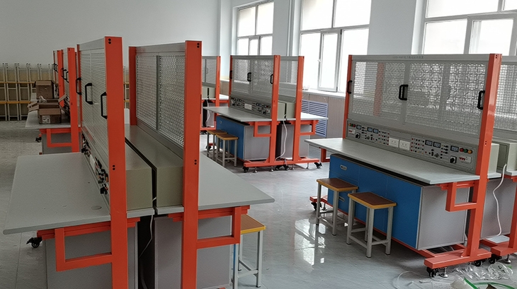 電拖與照明實(shí)訓(xùn)平臺