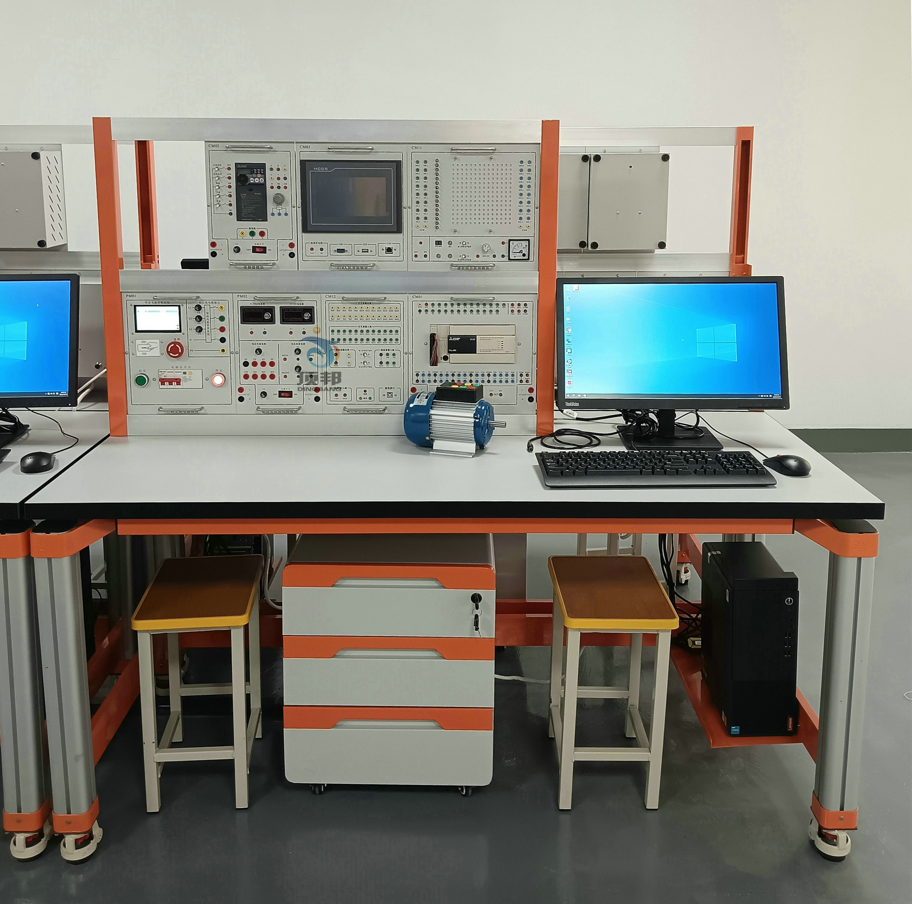 PLC及電氣控制綜合實(shí)訓(xùn)臺(tái)