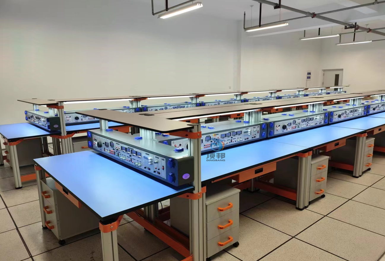 電子焊接裝配實(shí)訓(xùn)臺