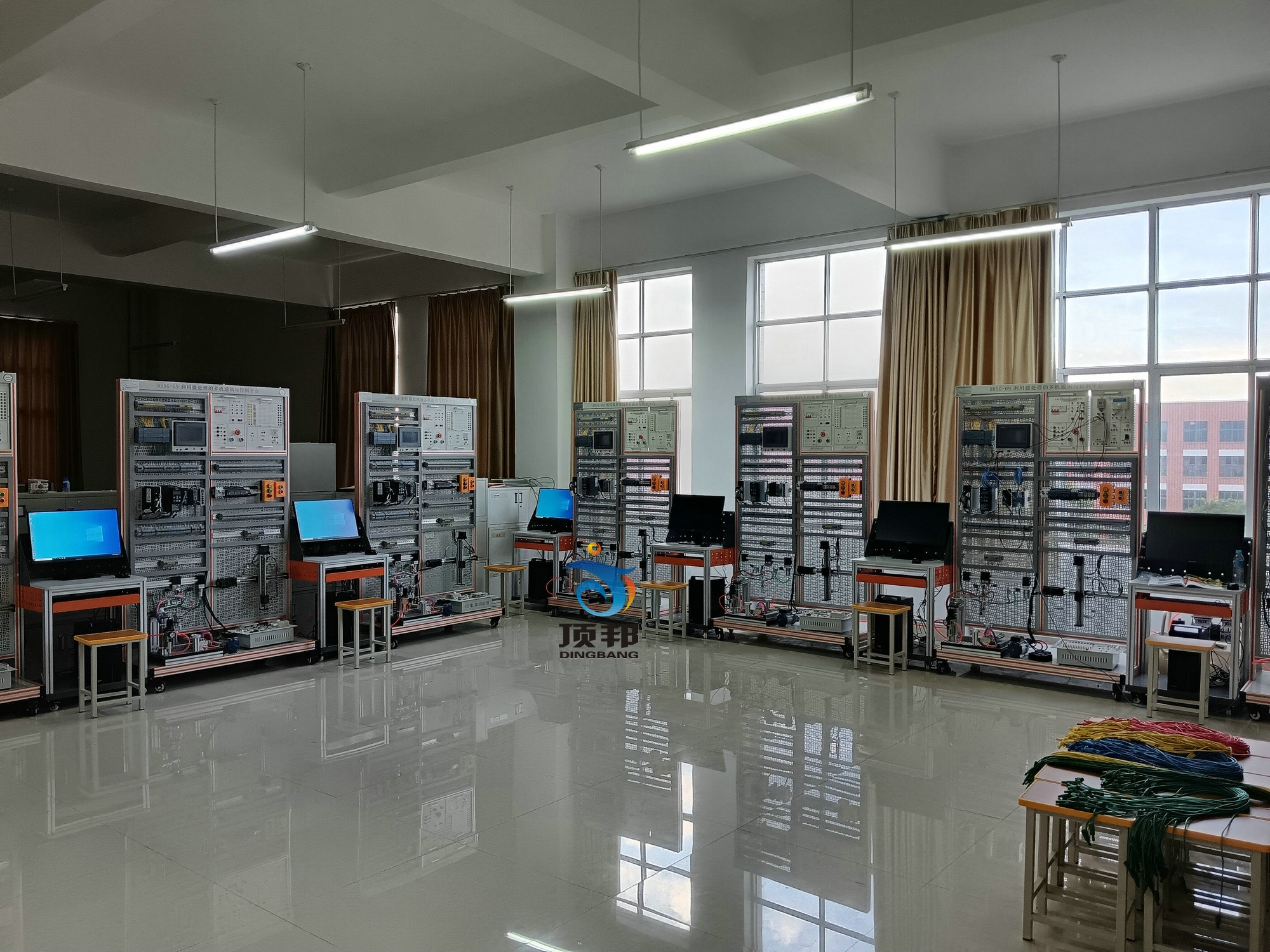 ����΢̎���Ķ��CͨӍ�c����ƽ�_