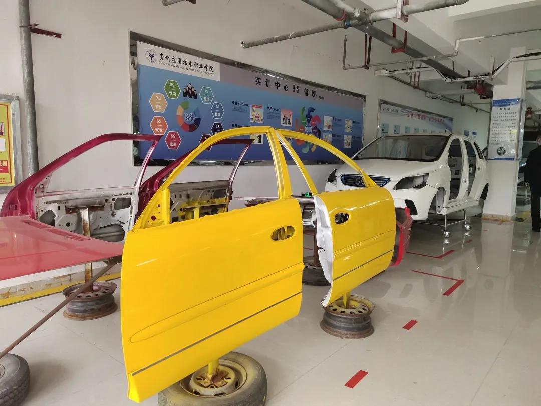 汽車維修專業(yè)設(shè)備