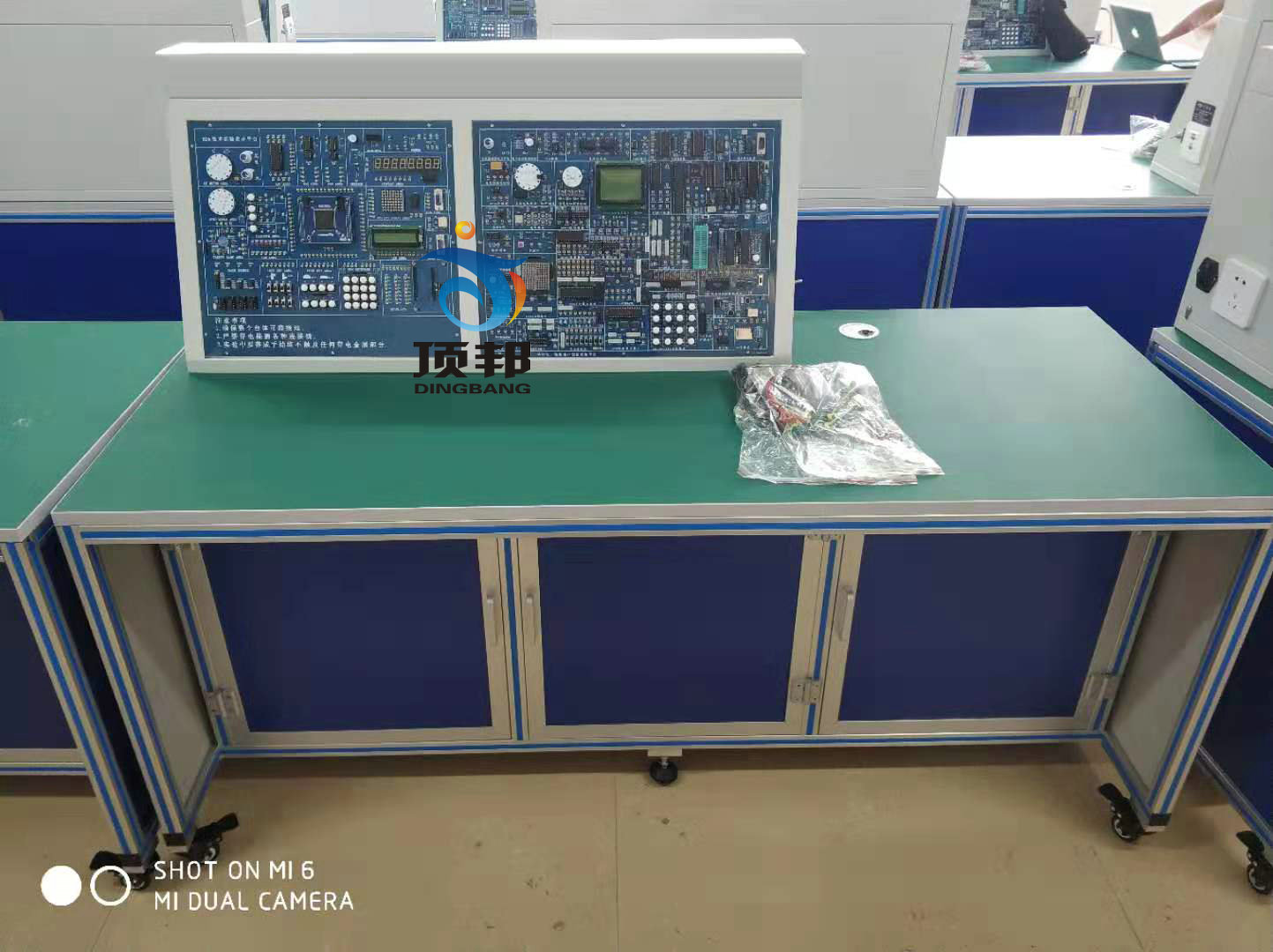 ��Ƭ�CFPGA�C�ό���b��