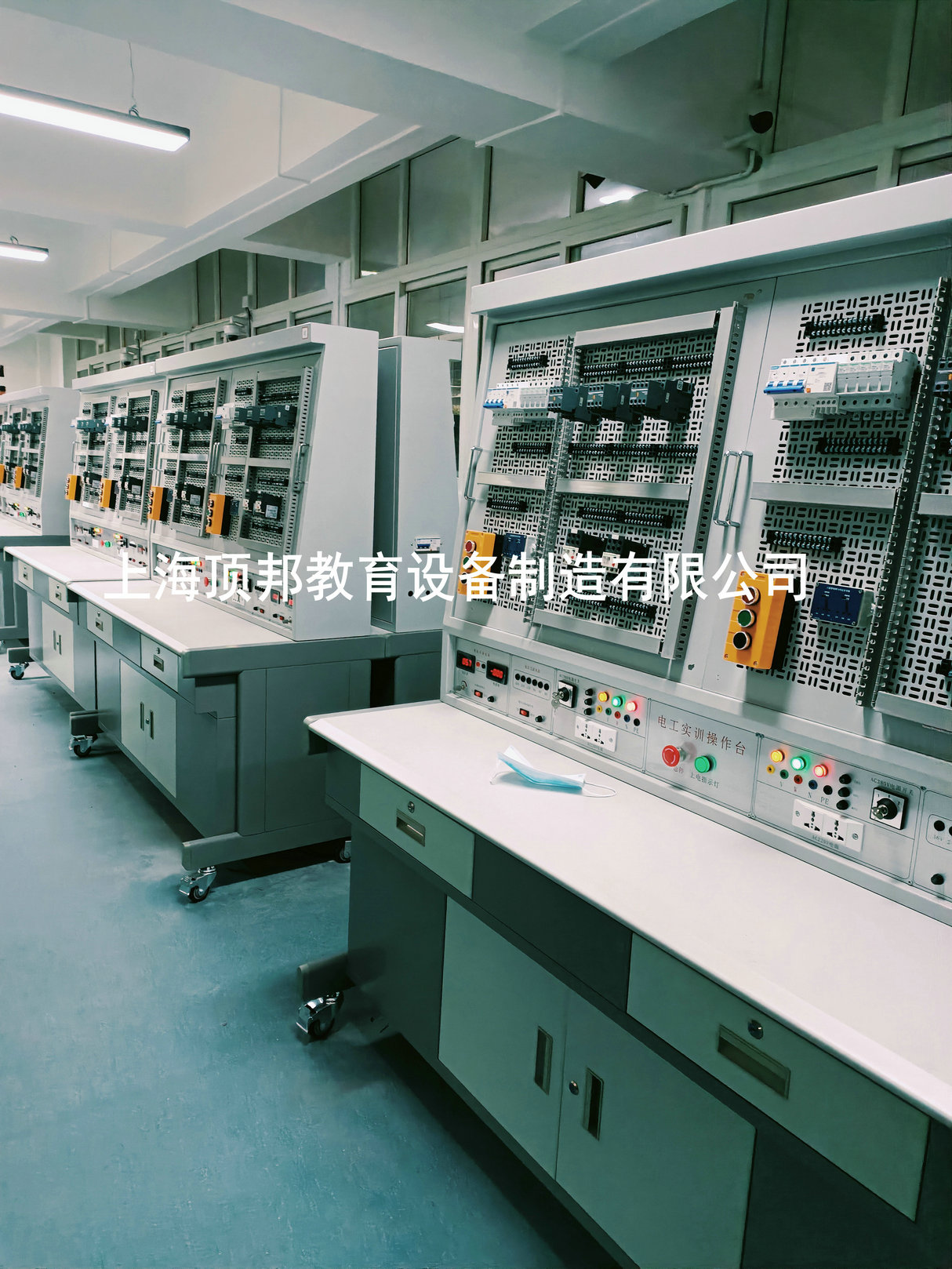 電工電子基礎(chǔ)實(shí)操臺(tái)